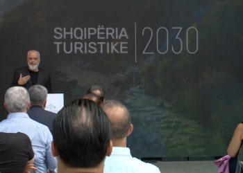 “O sa e bukur je ti, Shqipëri ime”/ Mbetjet, Rama: Ndryshimet e mëdha vijnë nga shqiptarët!