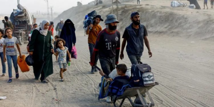 Ofensiva tokësore e Izraelit arrin ditën e dytë, mijëra civilë largohen nga qyteti i Gazës.