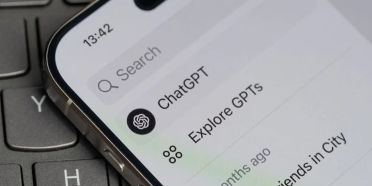 OpenAI njofton përmirësime në ChatGPT pas vetëvrasjes së një adoleshenti në SHBA, prindërit do të kenë mundësi të monitorojnë bisedat e fëmijëve të tyre.