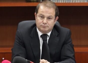 Opozita po e ashpërson qëndrimin në Kuvend? Propozimi i Gjin Gjonit në grupin e PD: Të kontribuojmë nga 1 mijë euro për të bllokuar 20 mijë qytetarë para Parlamentit.