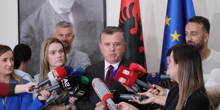 PD kërkon shkarkimin e kreut të Kuvendit, Balla: Peleshi nuk ka shkelur rregullat, opozita duhet të sjellë menjëherë anëtarët e komisioneve.