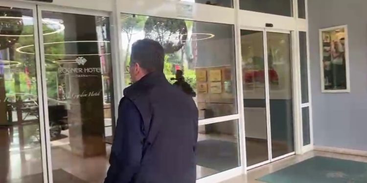 PD shpall kërkesën për kandidat në Tiranë/ Takimi i negociatorëve të Berishës me aleatët, Mediu mbërrin i pari, pas Dukas.