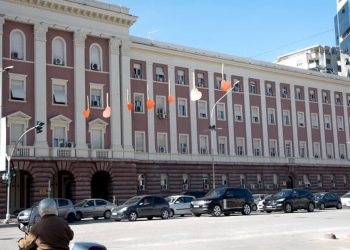 PS delegon deputetët në komisione, Balla apelon për disiplinë: Mos e humbni pranishmërinë në mbledhje.