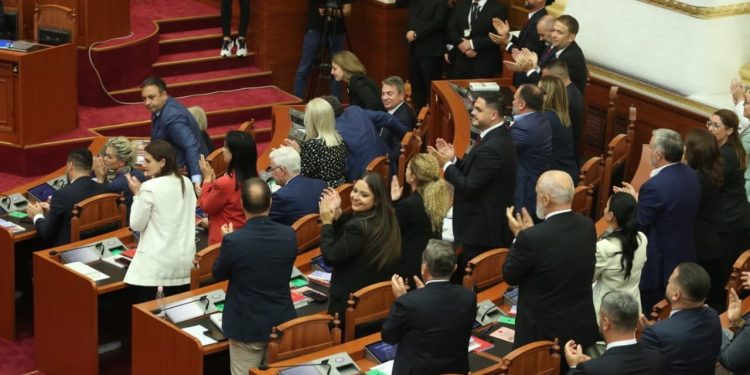 PS nis reformën në Kuvend/ Diskutimet për ndryshimin e numrit të komisioneve parlamentare fillojnë të hënën.