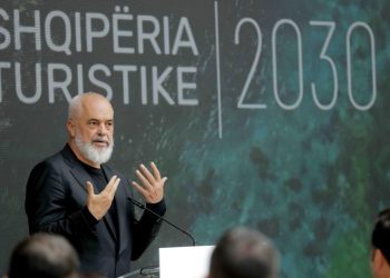 Pas së shtunës dhe të dielës: Rama publikon pamje nga aksioni për hapësirat publike