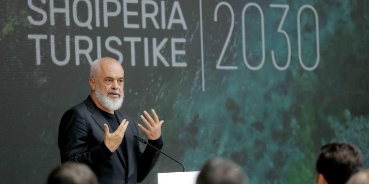 Pas së shtunës dhe të dielës: Rama publikon pamje nga aksioni për hapësirat publike