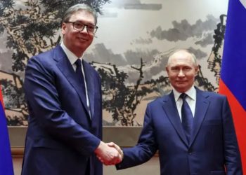 Pekini mban samitin e liderëve në mes të tensioneve me Perëndimin: Analizë nga BBC mbi arsyet pse Vuçiç dhe Fico vendosën të marrin pjesë.