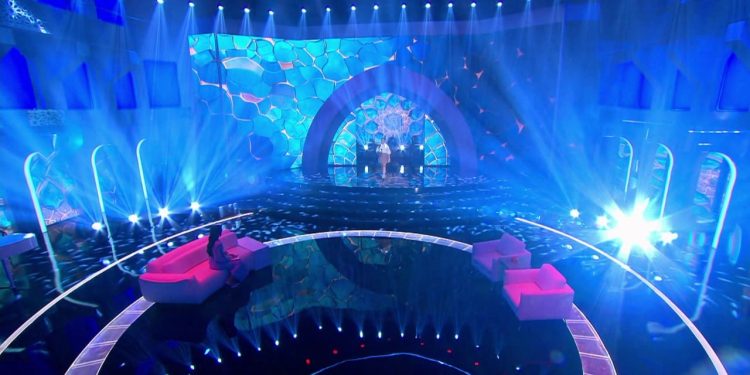 “Për Shqiptarët”/ Momente të fuqishme emocionale dhe lot gëzimi nga tregimet e solidaritetit nga të gjithë