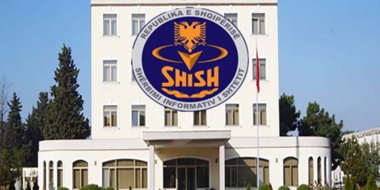 "Për bixhoz e drogë, shqiptarët…." / Detaje ekskluzive: Si lojërat e fatit të djalit 'fundosën' ish-drejtorin e SHISH. Bisedat: 'Plaku punon në SHIK'