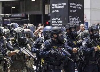 Përballja me protestat në Portland: Trump kërkon dërgimin e trupave ushtarake pas veprimeve të Antifas, akuzon FBI-në për ngjarjet e 6 janarit.