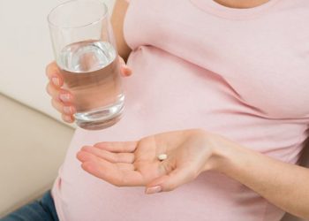 Përdorimi i Tylenol në shtatzëni: Administrata Amerikane e Ushqimit dhe Barnave sqarojnë se nuk ka rrezik për autizëm.