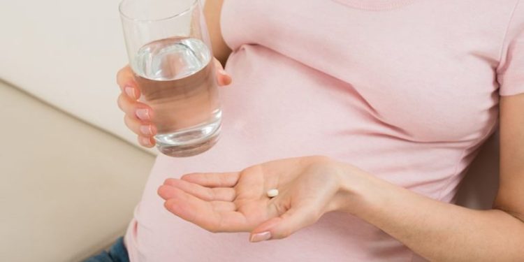 Përdorimi i Tylenol në shtatzëni: Administrata Amerikane e Ushqimit dhe Barnave sqarojnë se nuk ka rrezik për autizëm.