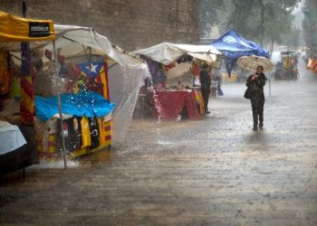 Përmbytjet shkatërruese godasin Spanjën, një jetë e humbur në Katalonjë
