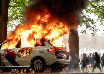 Përplasje të ashpra me forcën e policisë gjatë protestës ndaj emigracionit në Holandë