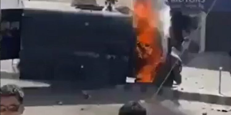 Pesë të vdekur dhe shumë të plagosur në përleshjet mes policisë dhe protestuesve në Indi