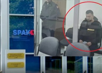 "Plumbi i Artë": Petrit Qoli e pyet Skerdi Tasen në GJKKO: A ishe ti personi që vrau ish-deputetin? 

### Alternative Title
"Plumbi i Artë": Petrit Qoli interpelon Skerdi Tasen në GJKKO: A jeni ju ai që vrau ish-deputetin?