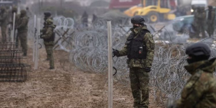 Polonia dislokon 40 mijë ushtarë në kufi/ Tensionet rriten pas rrëzimit të dronëve rusë, Franca nis avionë luftarakë.