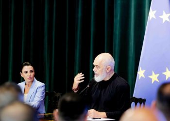 “Prej 4 shkurtit, 56 zona urbane do të kenë furnizim me ujë të pijshëm 24 orë, Balluku: Nevojitet reformë e thellë, Operatori i Ujit do të na çojë në një nivel të ri”