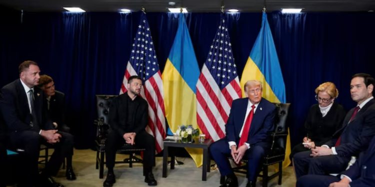 Presidenti Trump optimist për rikthimin e territoreve të humbura në Ukrainë, kufijtë e mëparshëm si një mundësi reale.
