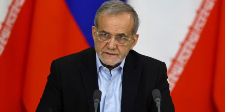 Presidenti iranian: 'Nuk do të përkulet para sanksioneve, do të ndërtojmë çdo gjë që sulmohet'