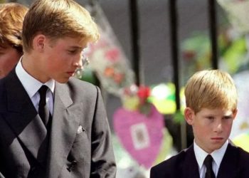 Princ Harry flet për momentet e vështira nga funerali i Dianës: Na e detyruan të ecim pas arkivolit, ishte një barbarizëm.