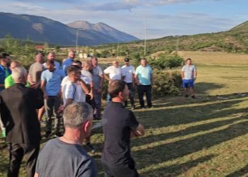 Protestë në Kukës: Banorët e fshatit Përbreg kundër ndërtimit të landfillit – Duan të mbrojnë shëndetin e tyre.
