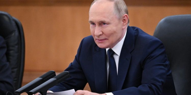 “Putin: Rusia nuk dëshiron një garë armësh, është e gatshme të rinovojë marrëveshjen për armët bërthamore me SHBA-në”