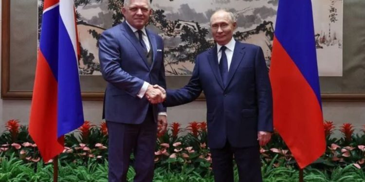 Putin i drejtohet kryeministrit sllovak: Ndërpriteni furnizimin me energji për Ukrainën