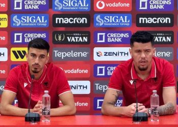 "Qëllimi ndaj Gjibraltarit ishte testimi i lojtarëve të rinj" / Shehu dhe Daku para përballjes me Letoninë: 'Përveç Anglisë, kemi dominuar të gjitha ndeshjet tjera'