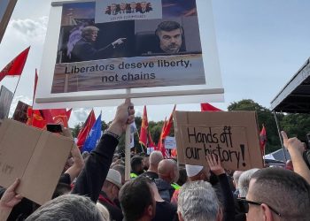 "Qeveria e Kosovës nuk po reagon" / Ish-u luftëtar i UÇK-së në Hagë: Aktakuzë të pabazuar për të sulmuar ata që kanë mbrojtur nderin e kombit shqiptar