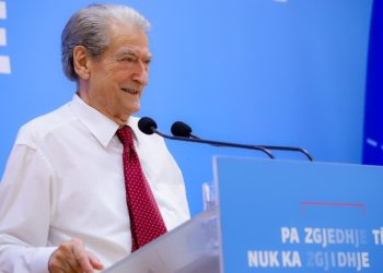 Qeveria e shkarkoi, Berisha: Veliajt i bëhet thirrje të shmangë Kushtetutën për të fituar lirinë nga burgu.