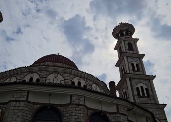 Qindra besimtarë u mblodhën në Katedralen e Korçës për ceremoninë e Fronëzimit të Mitropolitit të Korçës, Hirësi Anastasit.