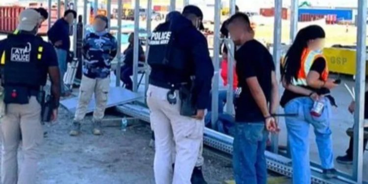 Qindra të ndaluar në fabrikën e madhe të Hyundai në SHBA, shumica prej të cilëve janë koreano-jugorë.