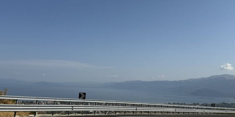 Qukës-Qafë Plloçë: Pritja 10-vjeçare përfundon, rruga Tiranë-Korçë tani bëhet vetëm 1 orë e 30 minuta.