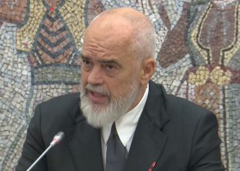 Rama apel qytetarëve për lirimin e hapësirave publike: Hiqni vetë lavazhet!