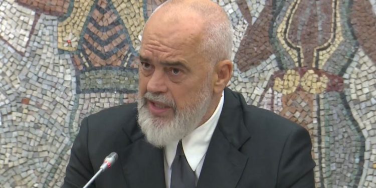 Rama apel qytetarëve për lirimin e hapësirave publike: Hiqni vetë lavazhet!