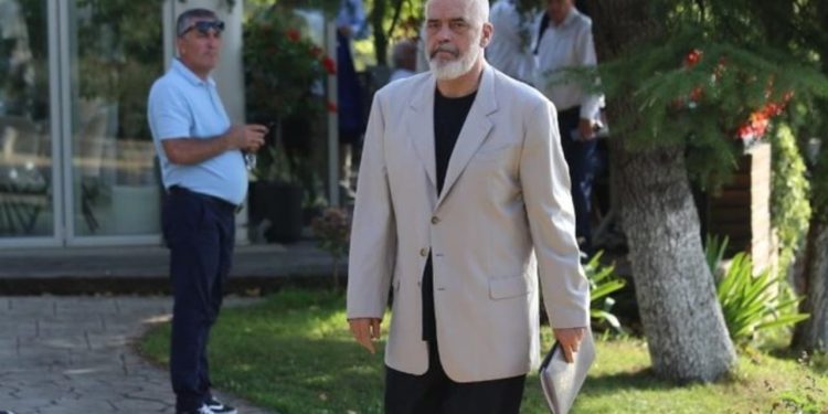 Rama convokes the government/ Among the agenda items is the decision to dismiss Mayor Veliaj.