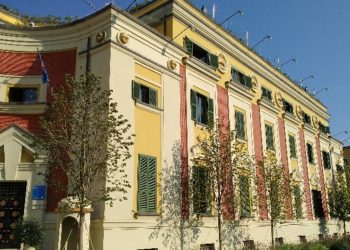 Rama nis fushatën në Tiranë: Takim me nënkryetarët e Bashkisë dhe Manastirliun në mëngjes, pasdite takon deputetët dhe ministrat.