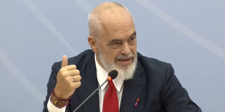 Rama paralajmëron punonjësit publikë që të mos "mbahen pas karrigeve": "Çfarë pamë me marrëveshjen me Emiratet, ishte e papranueshme."