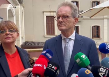 Rama sugjeron reduktimin e deputetëve/ Ambasadori i Holandës: Çështje sovrane, çdo vend ka të drejtën të formojë parlamentin e tij.