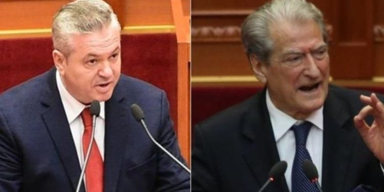 “Revolucioni imagjinar në 3D”, Murrizi për Berishën: Solli në kupolën e PD ata që të goditën në 2022, doktor.