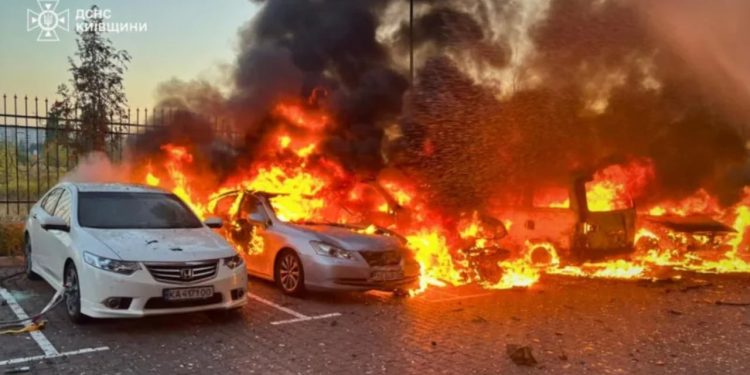 Rusia derdh 619 dronë dhe raketa mbi Ukrainën, rezultati: 3 të vdekur dhe 30 të plagosur.