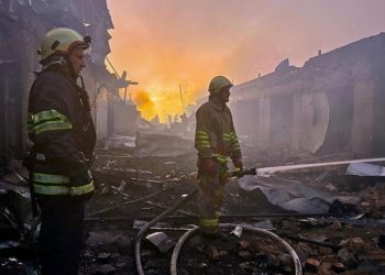 Rusia godet Ukrainën me dronë, një viktimë dhe disa të lënduar.