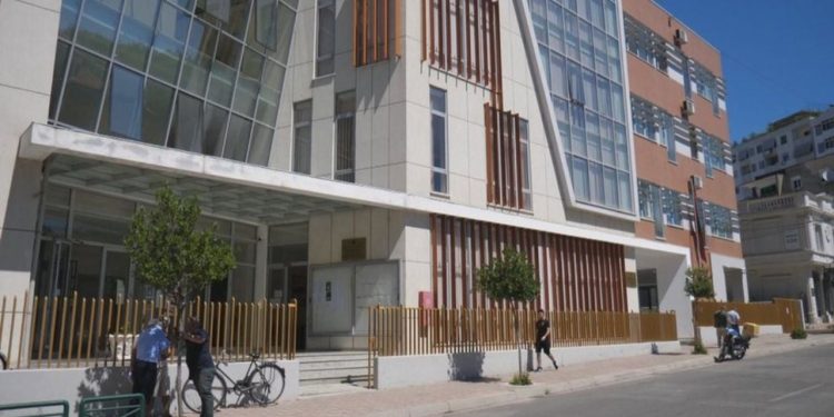 Seanca në gjykatën e Elbasanit për 31 të arrestuarit në megaoperacionin kundër rrjetit të trafikut të drogës ka nisur.