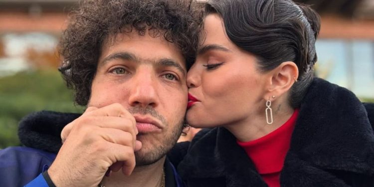 Selena Gomez dhe Benny Blanco bëhen gati për martesë, zbulohen detajet e dasmës së tyre.