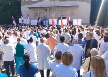 Serbët në grevë: Protestojnë ndaj integrimit të shëndetësisë dhe arsimit në sistemin e Kosovës