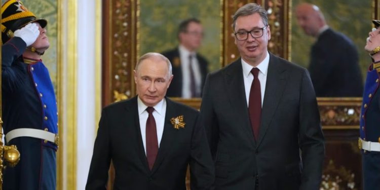 Serbia se bashkuan me Rusinë dhe Kinën, Vuçiç do të takojë Putinin dhe Xi Jinpingun në Pekin.