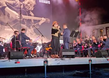 “Serenights” në Korçë: Festivitet i gëzueshëm në pazarin e vjetër me serenata të interpretuara ndryshe.