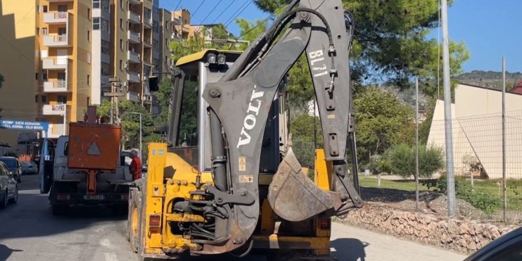 Shëngjini fillon aksionin për pastrimin e hapësirave publike nga ndërtimet e paligjshme.