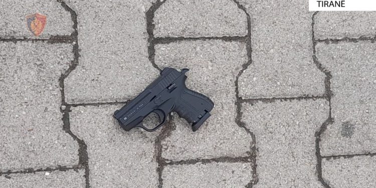 Sherri me armë mes dy kunetërve në Kombinat, policia jep reagimin: Kërkohet edhe një të ri.